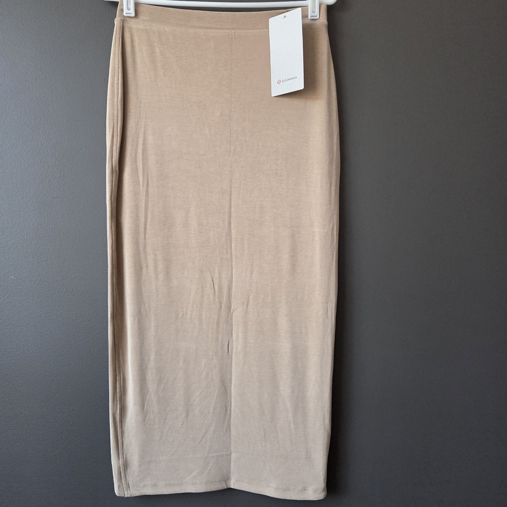NEW Lululemon‎ Women's Drapey Softstreme Column Midi Skirt Medium Filbert Tan